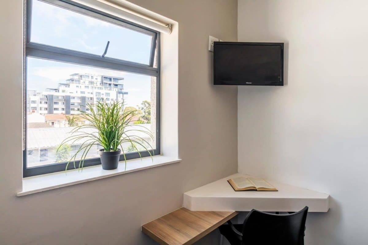 Apartment Metropole With Shared Facilities Cape Town